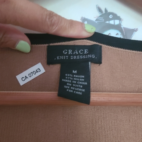 Sleeveless Two-tone Dress Size M - Picture 2 of 3